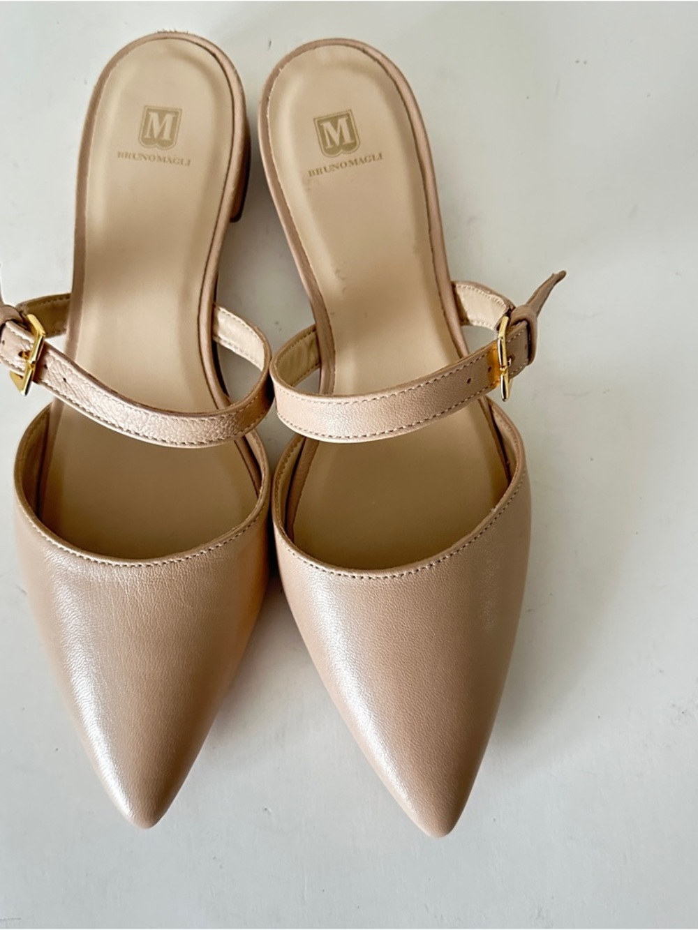 NEW Bruno Magli Pasha Nude Leather Slingback Mules with Gold Buckle, Sz 37.5 - Picture 4 of 13